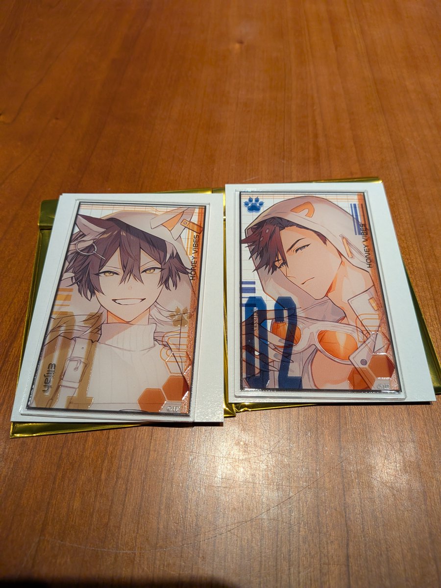 momo____ca_'s tweet photo. 今日はリア友連れて色々お買い物してきた🎶
そしてぐらってはアクリルコースター予約になっててビビったよ……早すぎない……？
そして和なところ行ったらやっぱ君だよね！！
あとなんかランダムやりたくて買ったら黒揃った〜！ https://t.co/FcvmXwfpCO