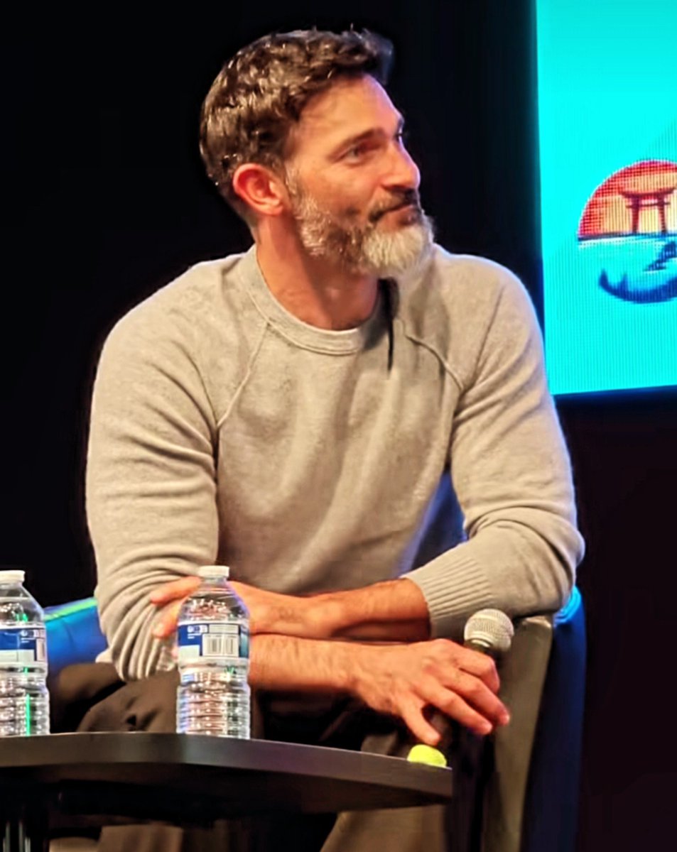 girldelire's tweet photo. Just him 🤩 #tylerhoechlin #teenwolf #supermanandlois https://t.co/qRszgeg0GK
