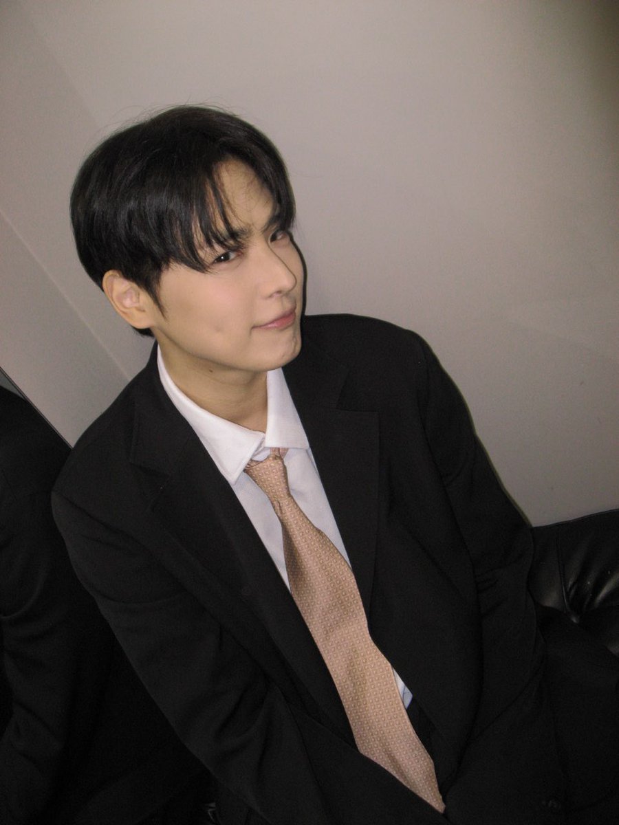 httpswithcokr's tweet photo. 헐  스탭분이 디카로 찍어주셧대…. https://t.co/VUYKnep7G5