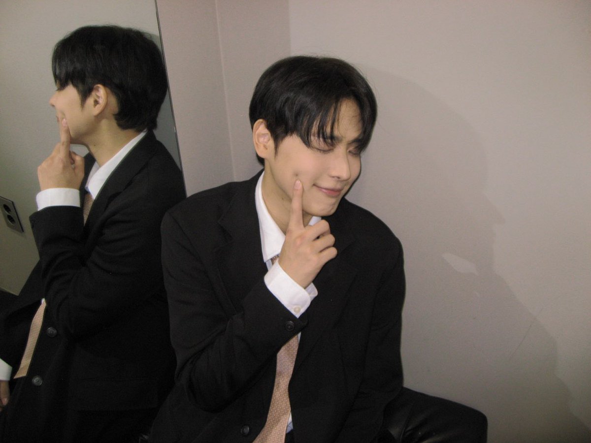 httpswithcokr's tweet photo. 헐  스탭분이 디카로 찍어주셧대…. https://t.co/VUYKnep7G5