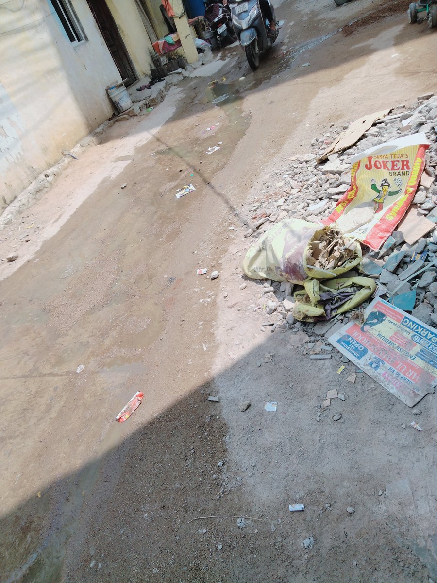Indhydcitizen's tweet photo. @GHMCOnline  @ZC_Khairatabad @HMWSSBOnline @Hmwssbdgmamrpt @hmwssbmgryrguda When will dis issue finally be resolved? Neither is the drainage pipeline in proper condition, nor is there a proper road in dis street. Address: #MasjidEFareed Lne,@MohdZahedAIMIM #SwarajNagar #Borabanda https://t.co/VbeUCHAMx3