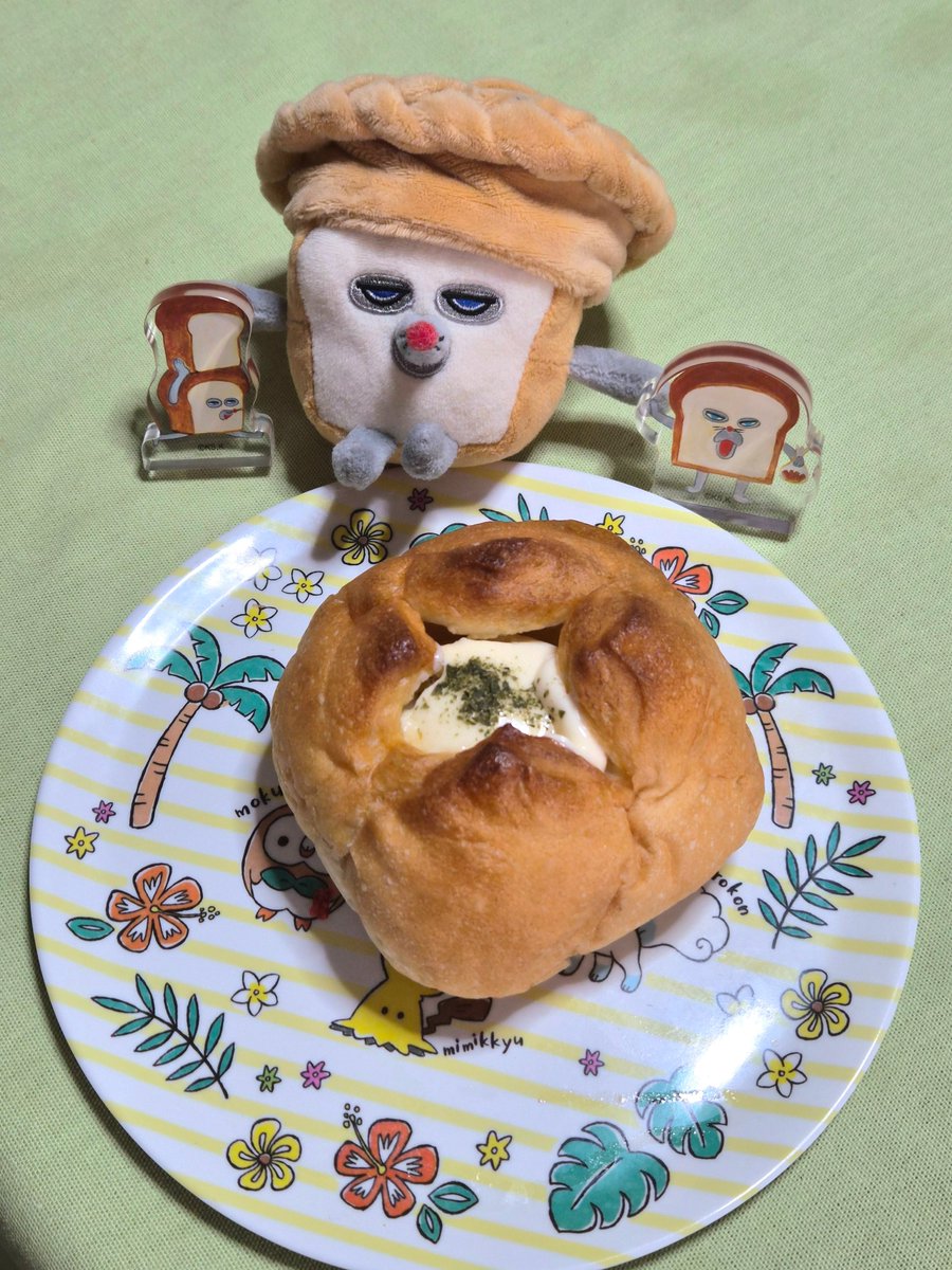 prismrrran's tweet photo. 昨日手に入れたパンどろぼうのアクリルブロック✌
特典はパンが不味かったみたいになるから使いどころ悩む(好きパン美味しかったよ😋) https://t.co/a5hDxl1uEh