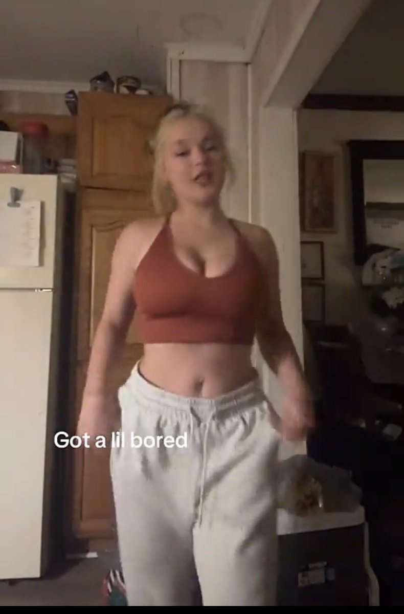 SafarEhab's tweet photo. Repost her everywhere #bop #goon #wankchat #irls #cuck https://t.co/tftJKp7wEL