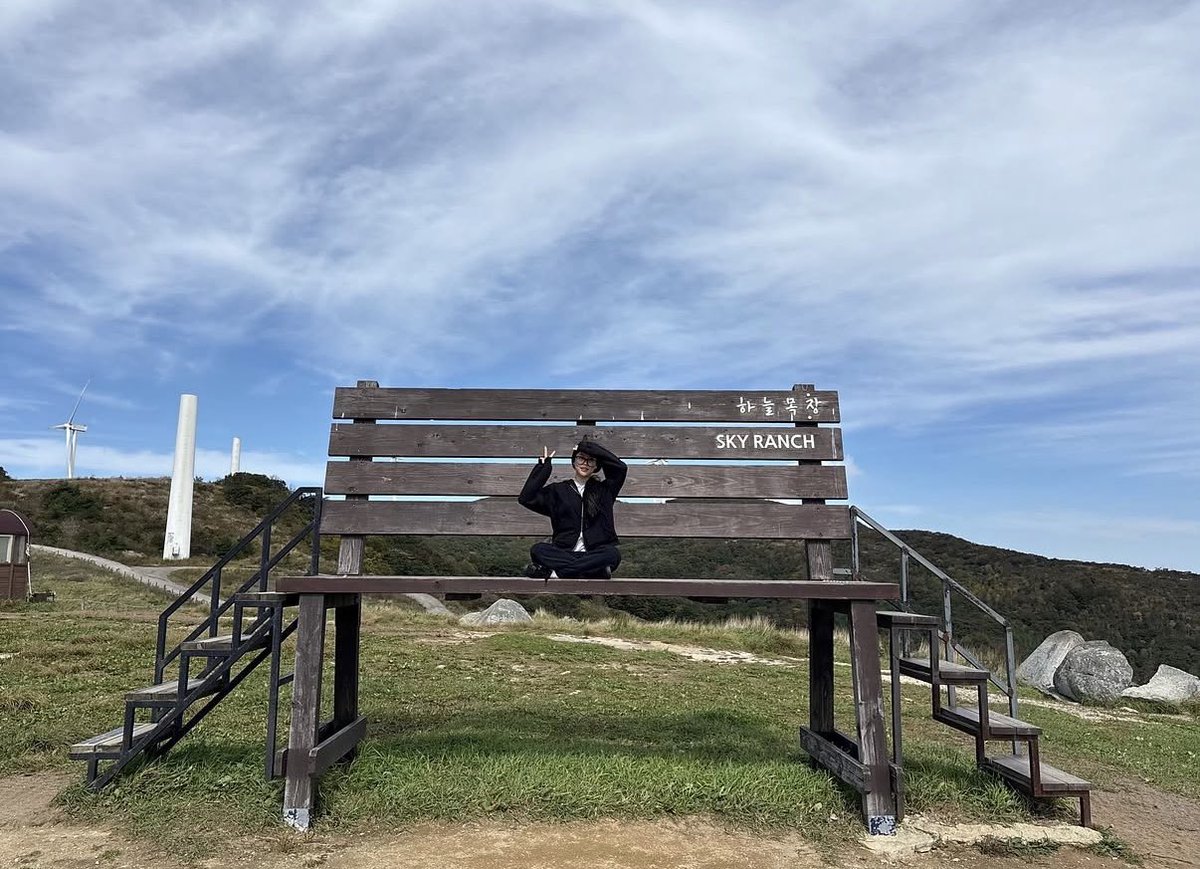 sooixi's tweet photo. 남매끼리 서로 찍어줬나봐……🥹🥹 https://t.co/PdTqZEp8A3