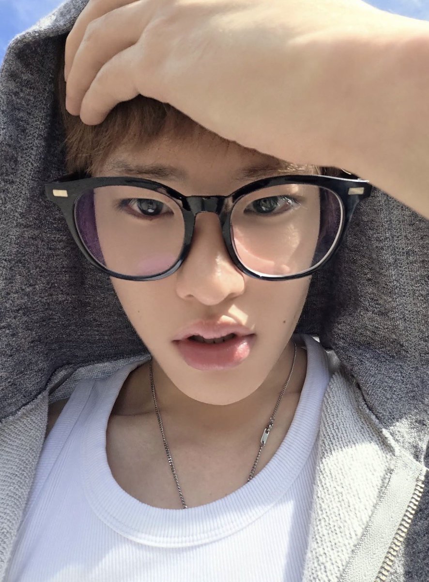 ttoree252's tweet photo. 코존나동그랗구입쯀완전뚱뚱앞머리는개짧아가지구그냥씹존옠ㅋㅋㅋㅋㅋ하씨발…라이즈부러워… https://t.co/MgGo1QzD8h