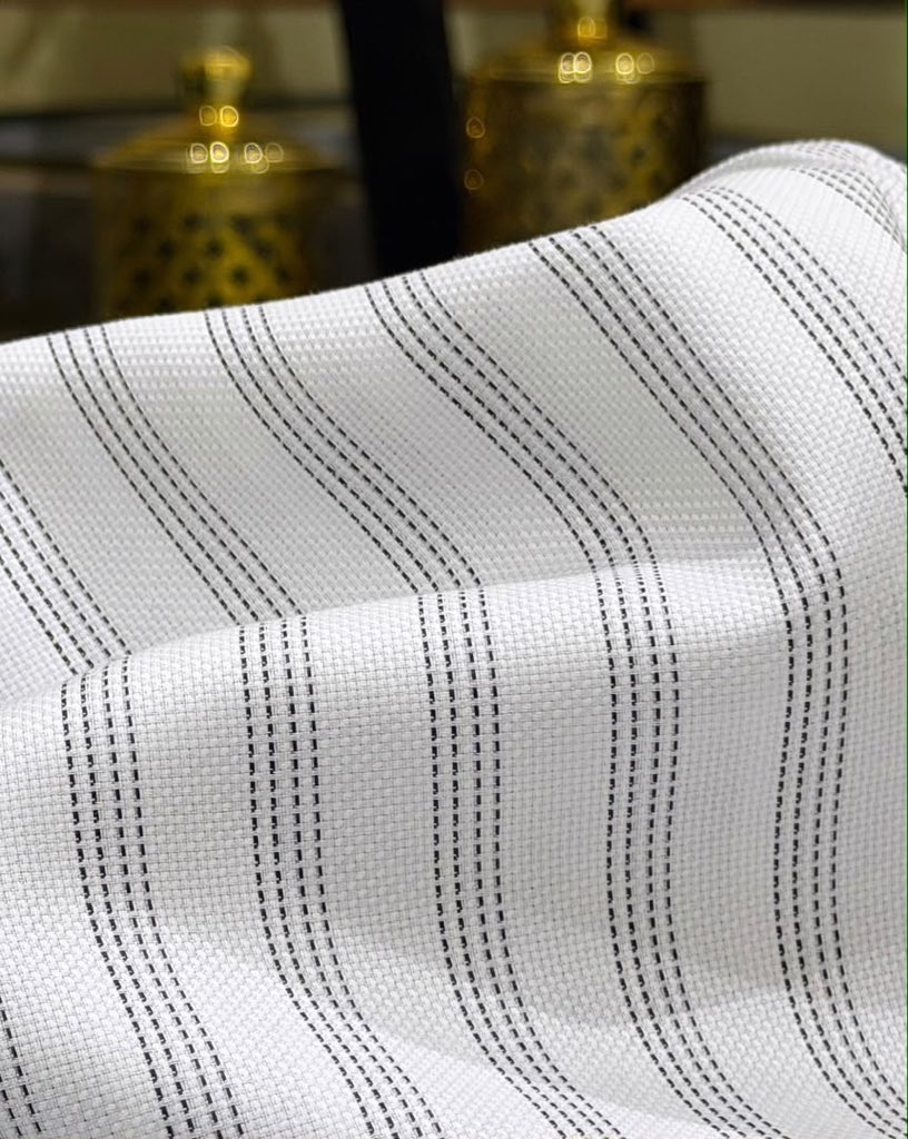 kawu90's tweet photo. Kindly Rt🔁Like pls

Veniger Swiss
🏷️price:#9,000 per yard
☎️Call,DM/WhatsApp
   (08036321855)
 🌍 KANO
🛵 Nationwide delivery https://t.co/O0Vhsbv8TW
