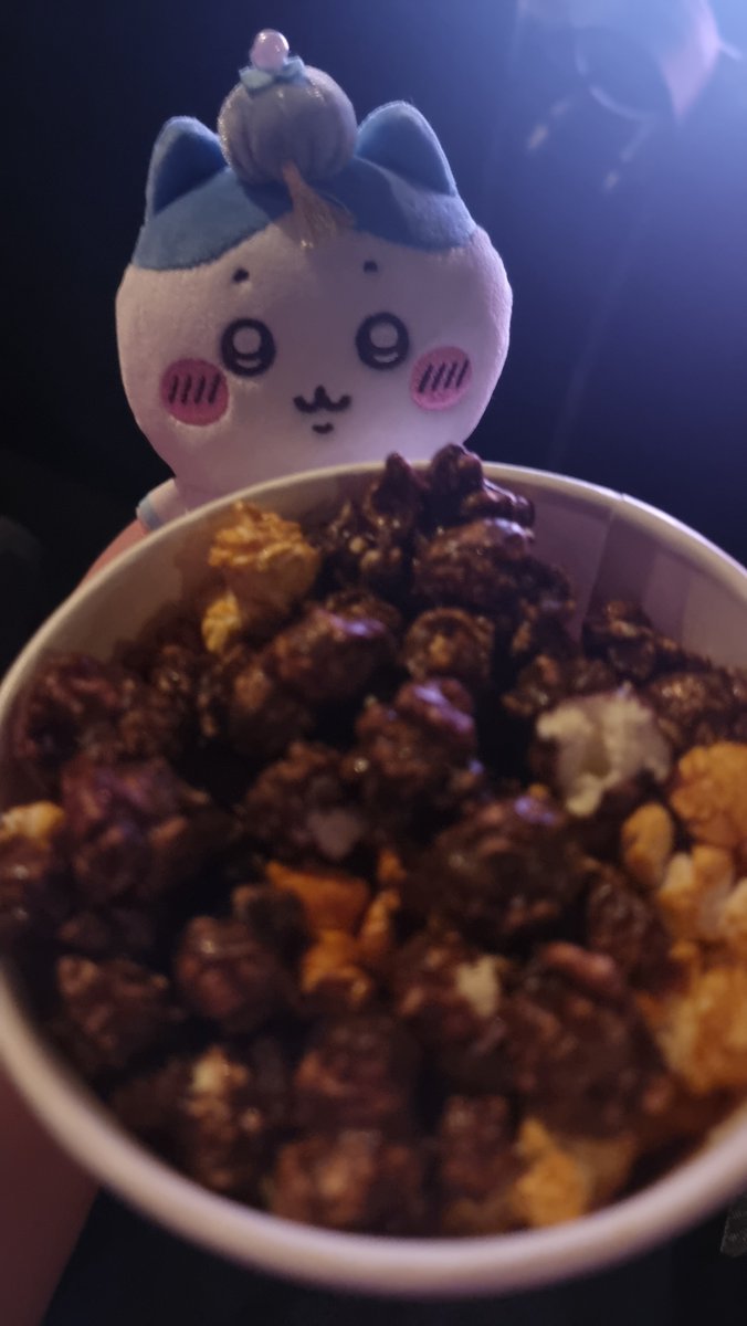 nidu__'s tweet photo. 영화 보고 밥먹기~~ https://t.co/oEKA2lIHpm