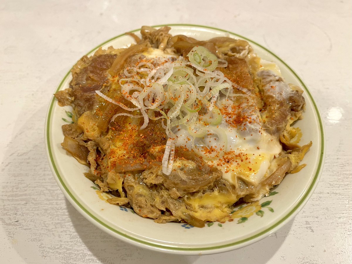 Ramasu121's tweet photo. カツ丼どぅんを食って優勝祈願！！
CRカップ本番頑張れ��！！
#青ドクWIN
#今夜のつむおは何を食う https://t.co/QZRwcC0EXB
