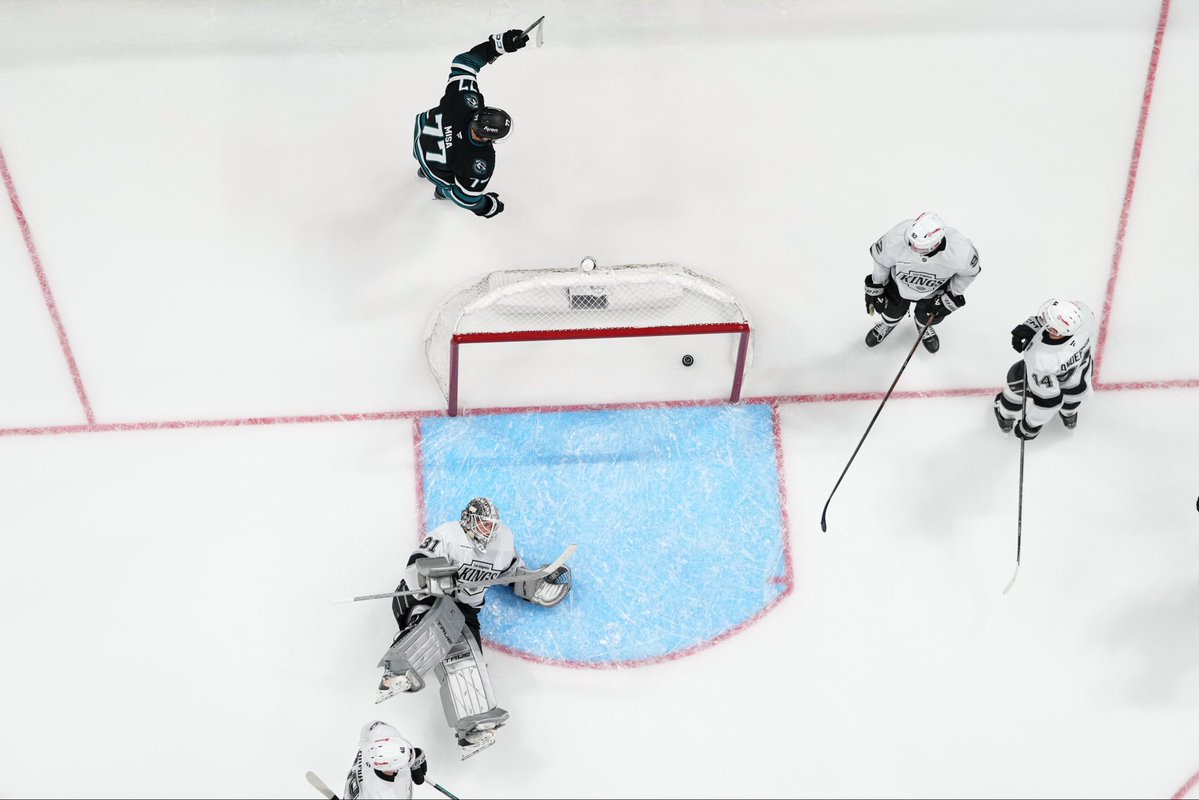 jbecher's tweet photo. Hang it in the Louvre 

#sjsharks https://t.co/OjgGSYJtEi