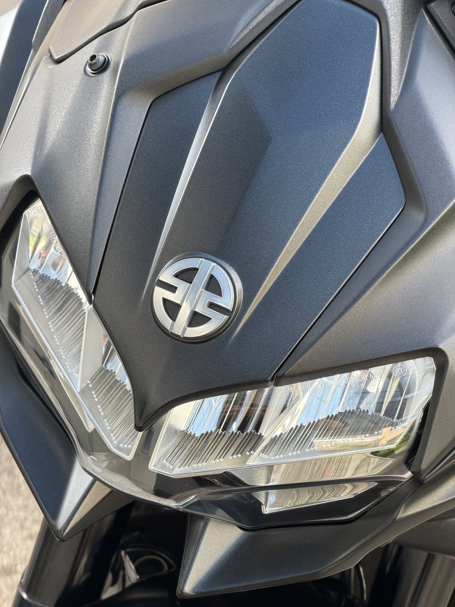 Ichigoya_Bike's tweet photo. 洗車終了✨

昨日今日は晴れてますが、
一部濡れた路面もあり、
汚れちゃいましたね😅

イケメンの完成です🏍️

#ZH2 #バイク好きな人と繋がりたい https://t.co/YSEottSfUB