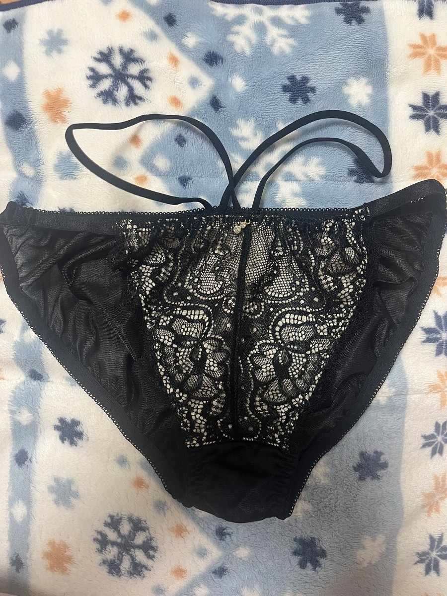 b5k1n's tweet photo. 追加で出品いたします！
本日中にフリマアプリで取引始められる方から優先で売ります😌
1日着用込で3000円です https://t.co/6PbetDOqts