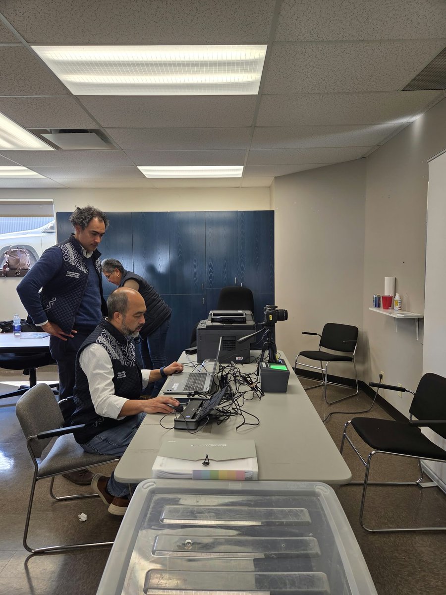 consgtmontreal's tweet photo. Realizamos Jornada extraordinaria de documentación y certificaciones de Competencias por parte del Mineduc en la Ciudad de Québec. 
Acercamos los servicios a nuestros connacionales. https://t.co/AtDgN87gsw