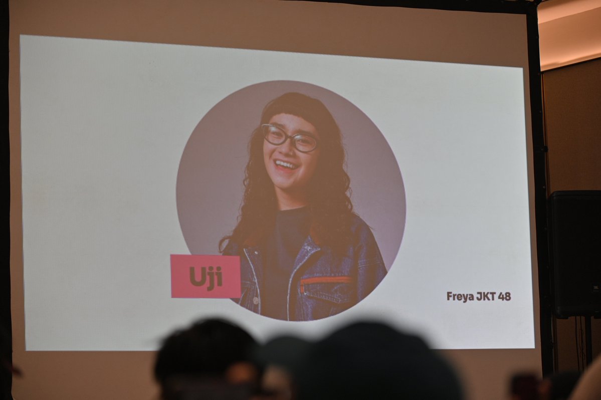 RDNADN's tweet photo. Gw bukan Freya Oshi tapi hadir di acara Talkshow film "Harga Teman" cukup terharu juga ngeliat dirinya sudah melangkah sejauh itu.

Dari seorang trainee yg gagal ujian kenaikan kelas academy sampai hari ini dia mampu menjalankan banyak kepercayaan besar.

Sukses terus ya Fre 👋 https://t.co/hZu5Y6ybdD