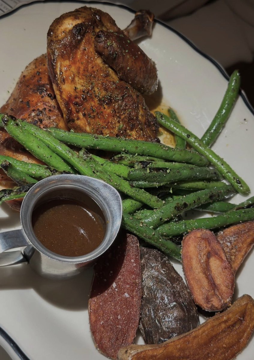 slimkhezri's tweet photo. Saturday night done properly. ✨ Good food, Portuguese wine, great company… and absolutely nowhere else I need to be. 🍷

Sometimes the best plan is simply to enjoy the evening.

#SaturdayNight #Dinner #GoodFood #Wine #BonVivant #LosAngeles https://t.co/CMPqG9fKRM