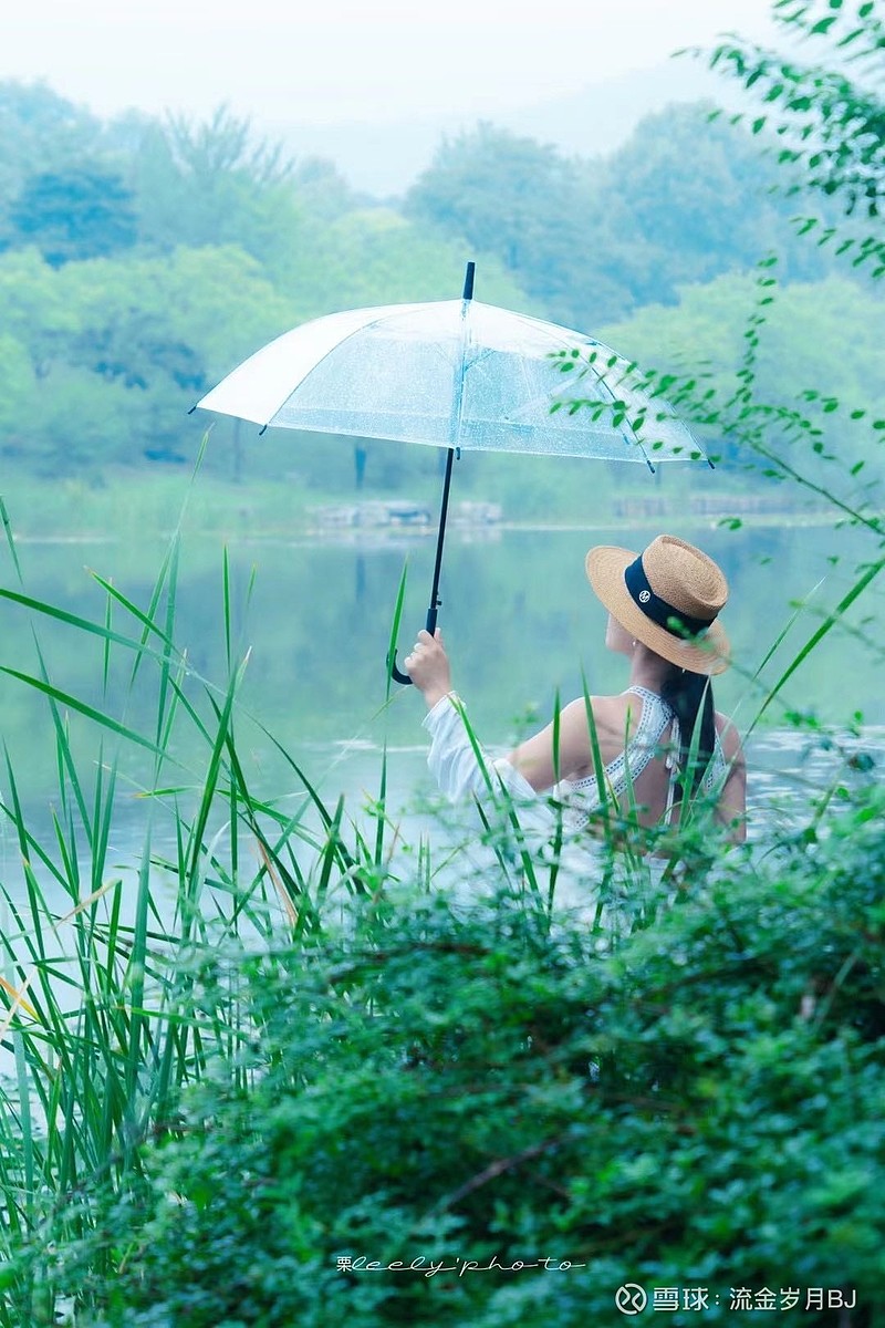 godggun's tweet photo. The dust has settled a long time ago, and the clear water ripples softly; I hold a small key, and my coat sway gently in the breeze. https://t.co/yhV0nAvvl1