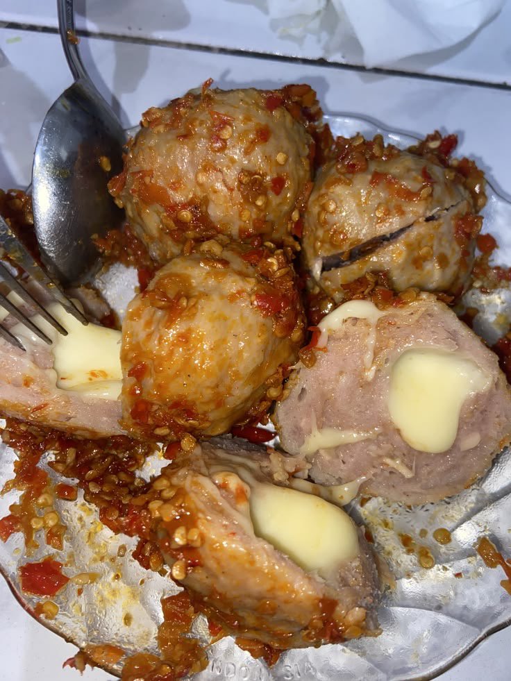 juyeosi's tweet photo. lebih suka bakso biasa atau bakso keju pedes? https://t.co/QhBhg7YNxP