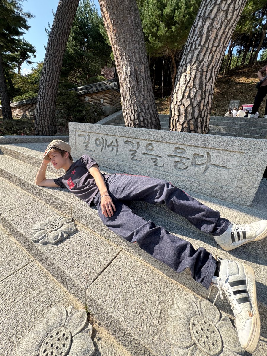 theboyhastosing's tweet photo. 가족여행사진 이만큼재밌게찍어오는ㄴ것도 소희스럽다 하 전통mz견 https://t.co/Hizc75MtYw