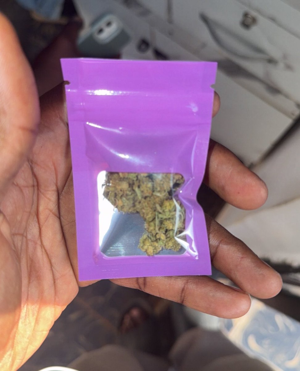 broccoliboygreg's tweet photo. Time to brush my teeth and smoke Igbo https://t.co/RfPeV59Sqk