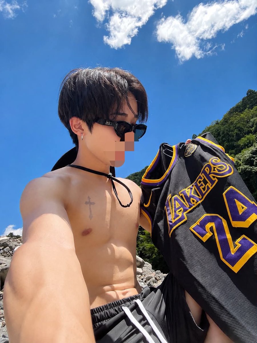 Got3yi's tweet photo. 高2 サッカー部　
1日5回シコります https://t.co/Bs78KpOZi7