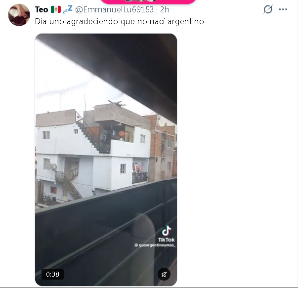 Manu2o_o's tweet photo. @ArgensimioSoy ¿tanta vergüenza puedes tener de tu propio pais? https://t.co/aVcfqUnUEx