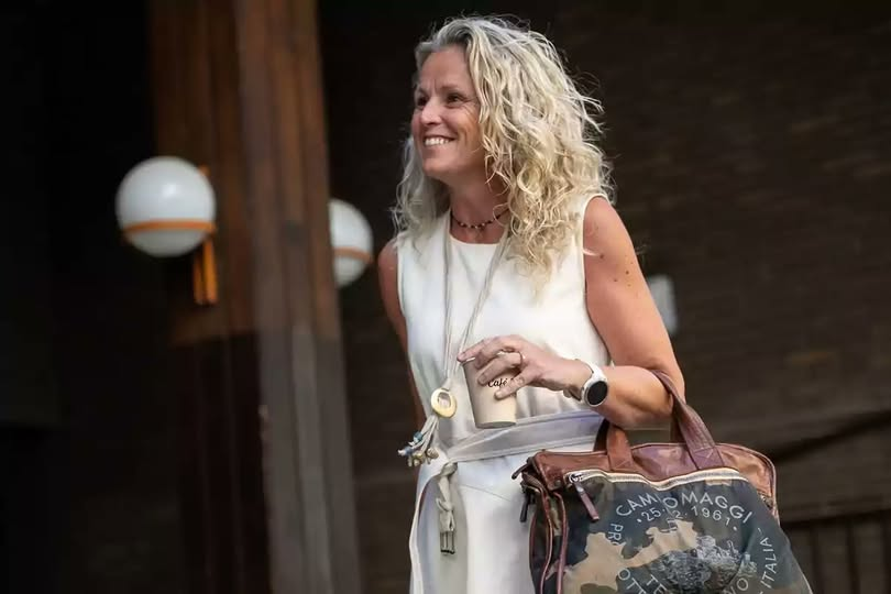 pepeluspain's tweet photo. La socialista Montse Mínguez, vive de la política desde 2003, sueldo  124.863,62 €, posee 3 VIVIENDAS: una casa en Lérida, un piso con parking y trastero en Lérida y un apartamento en Vila-Seca.
Siendo concejal de Lérida condonó una deuda de 281.783 € a la empresa de su pareja. https://t.co/5yFrTRZBb8