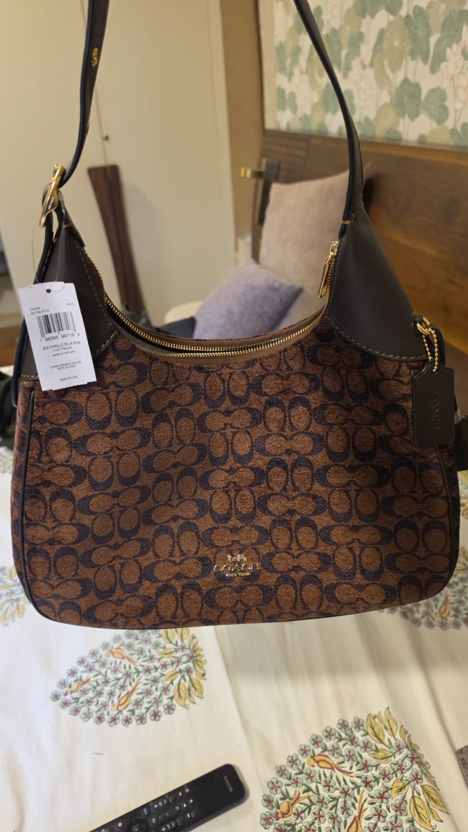 dapper_n_dame's tweet photo. #CoachEllaShoulderBag In Signature Chenille Handbag (Brand New with Stickers attached & Bill)
Length: 14.0"
Height: 12.75"
Width: 2.5"
π https://t.co/3Sf2FjzGNb
Whatsapp: https://t.co/c36h62N7TC
π +91 9373369007
#coachhandbag #coachella #coachshoulderbag #dapperndame https://t.co/et1RQtcvdk