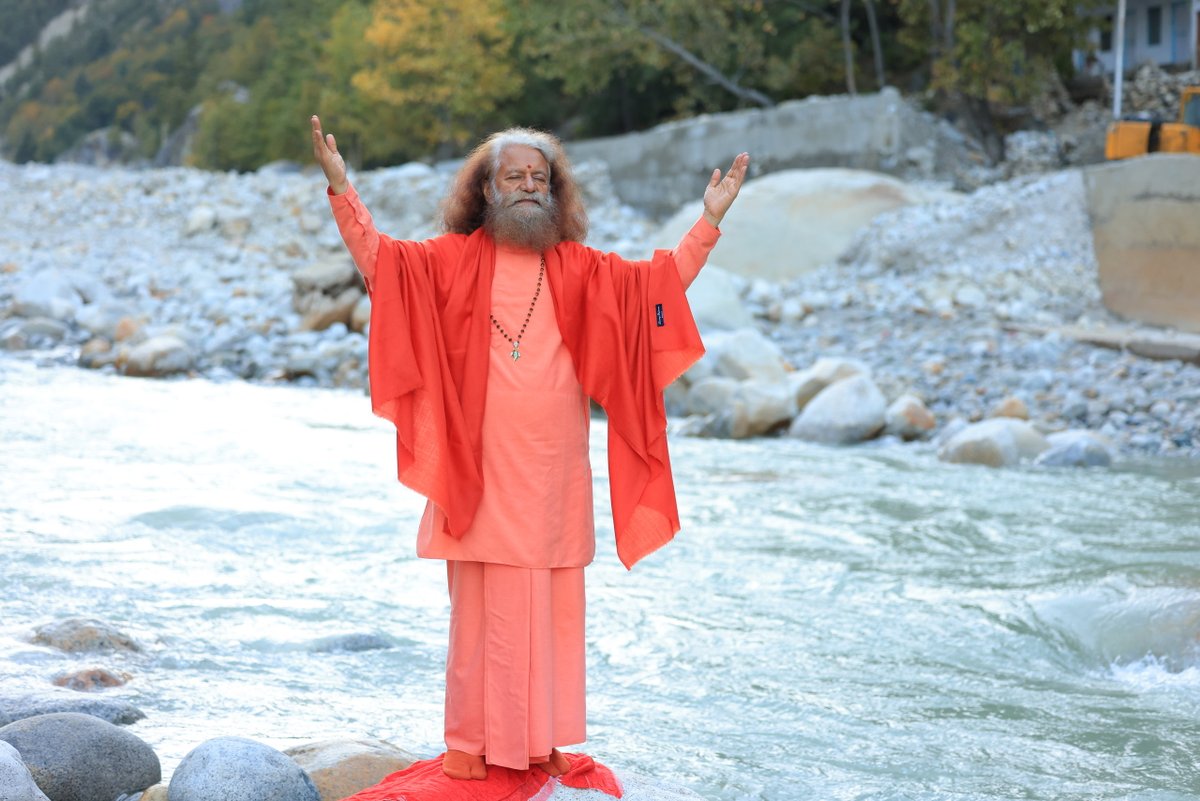 PujyaSwamiji's tweet photo. उत्तराखंड देवभूमि है, प्रकृति की पाठशाला है और भविष्य की दिशा भी है। #उत्तराखंड सिर्फ प्रकृति नहीं—हमारे भविष्य की साँस है.
पहाड़ बचेंगे, नदियाँ बहेंगी, जंगल जीवित रहेंगे, तभी आने वाली पीढ़ियों का भविष्य साँस लेगा.
#Uttarakhand #DevBhoomi #SaveNature #NatureForFuture #SaveHimalayas #SaveRivers #EnvironmentalProtection #FutureGenerations