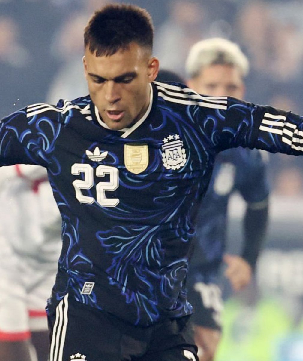 marifcinter's tweet photo. 🚨🇦🇷 Migliori marcatori di sempre della Nazionale argentina

1 - Lionel Messi — 125 gol in 207 presenze
2 - Gabriel Batistuta — 54 gol in 77 presenze
3 - Lautaro Martínez — 42 gol in 86 presenze
4 - Sergio Agüero — 42 gol in 101 presenze
5 - Hernán Crespo — 35 gol in 63 presenze
6 - Diego Maradona — 32 gol in 87 presenze
7 - Gonzalo Higuaín — 31 gol in 75 presenze
8 - Ángel Di María — 30 gol in 145 presenze
9 - Luis Artime — 24 gol in 25 presenze
10 - Daniel Passarella — 23 gol in 68 presenze