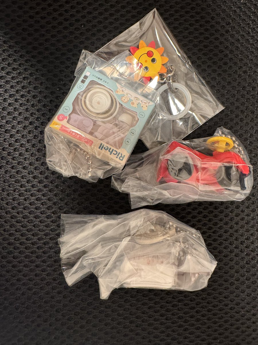 petape_tatan's tweet photo. 【讓渡/買取】
めじるしアクセサリー画像ごとで買取してくださる方いらっしゃいますか？

譲  画像ごとのめじるし、チャーム
求  定価＋送料(ヤフフリ、メルカリ通す場合は＋手数料)

郵送交換のみ
お気軽にお声かけください！ https://t.co/jGrUmBpm5m