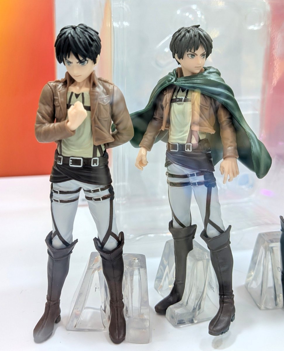 guernicass4's tweet photo. 進撃の巨人 Figuno-EREN YEAGER&amp;LEVI- ナムコ限定ver.

10月登場予定プライズ

namco秋葉原店にて展示中！

エレンとリヴァイがfigunoで登場！

どうやらナムコ限定ver.があるようでブリスターに入っていました

ただフィギュア自体がHP上にある通常版と何が違うのか見分けはつきませんでした https://t.co/ZbCQcqVQ2U