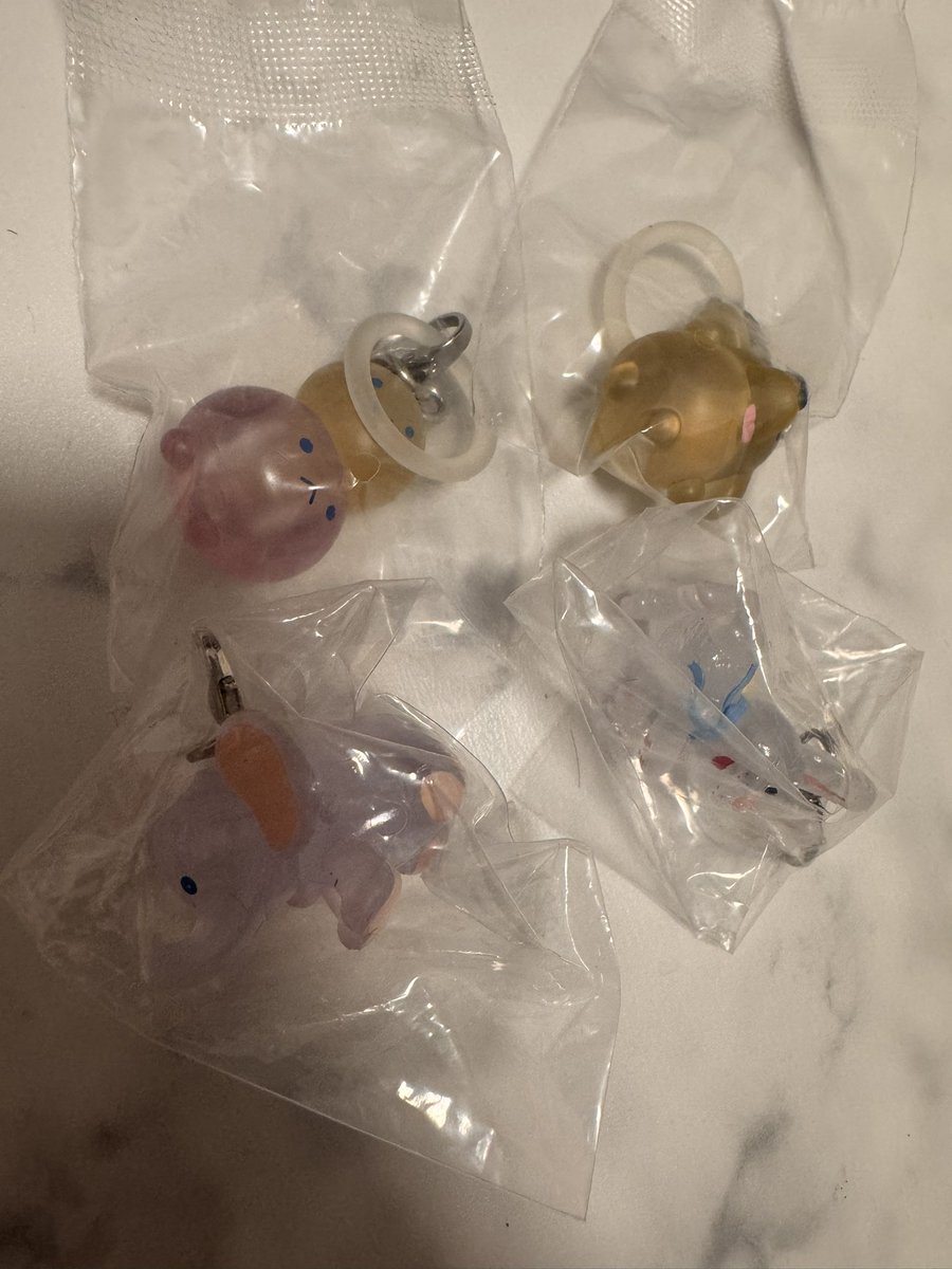 petape_tatan's tweet photo. 【讓渡/買取】
めじるしアクセサリー画像ごとで買取してくださる方いらっしゃいますか？

譲  画像ごとのめじるし、チャーム
求  定価＋送料(ヤフフリ、メルカリ通す場合は＋手数料)

郵送交換のみ
お気軽にお声かけください！ https://t.co/xLNpsioyGz