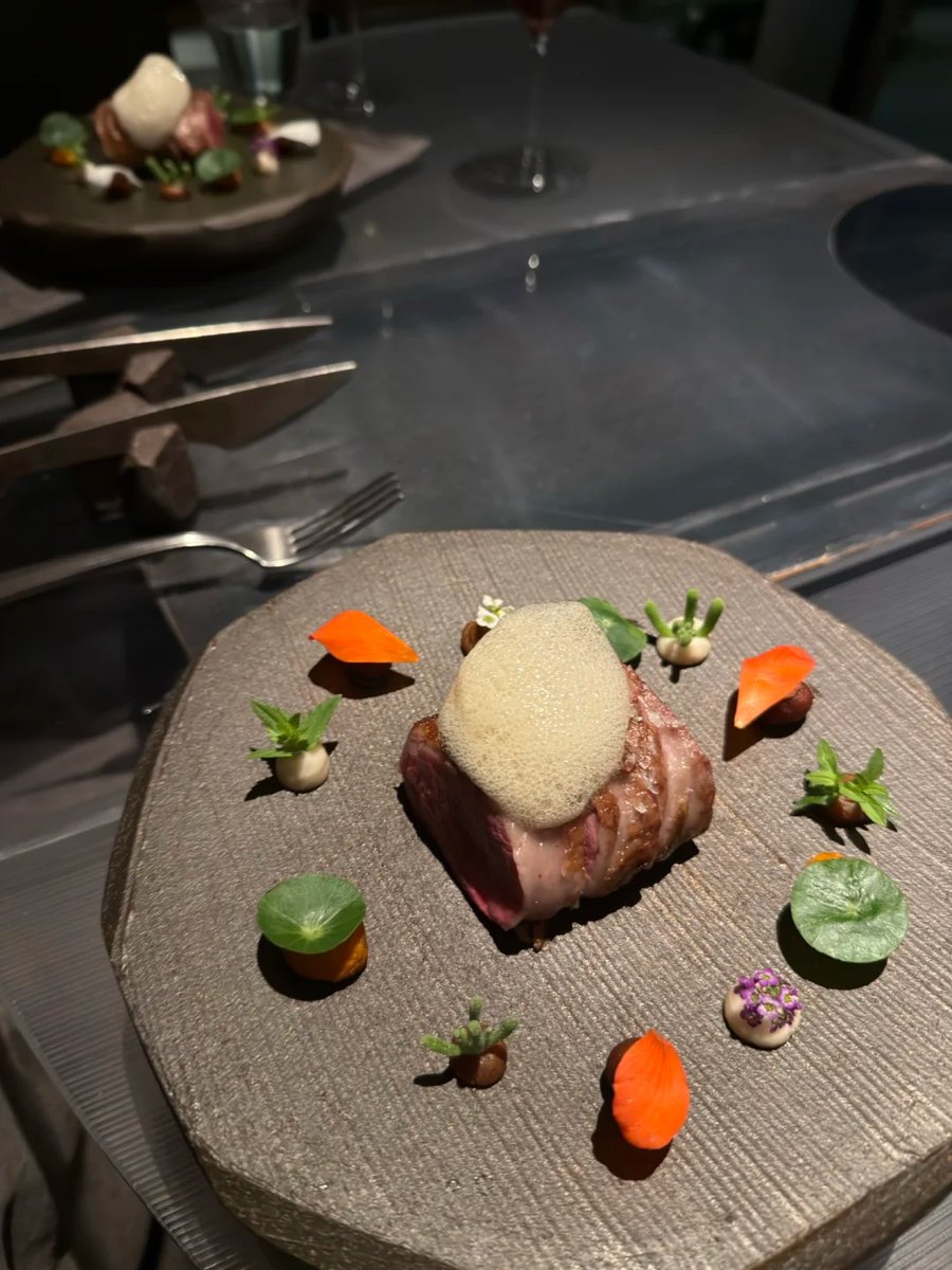Florenciacfdf's tweet photo. The food at Michelin starred restaurants is delicious. https://t.co/uPpy9qMTVw