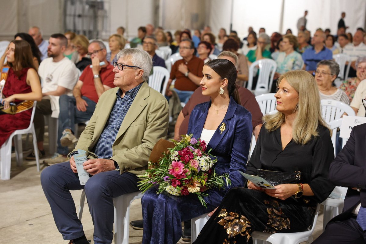 JCF_Valencia's tweet photo. 🎶 Vinalesa va acollir anit el XXXII Festival de Bandes de la localitat.

🎷🎻 L’esdeveniment cultural va comptar amb la participació de la Banda de la Societat Renaixement Musical de Vinalesa com a banda amfitriona i de l’Agrupació Musical l’Alcalatén de l’Alcora com a banda convidada.

💫 A més, es va comptar amb la presència de la FMV, que va tornar a escoltar el seu pasdoble «Carmen Prades» junt amb el seu compositor, Carlos Vallés Donate.

📸 @Fotofilmax