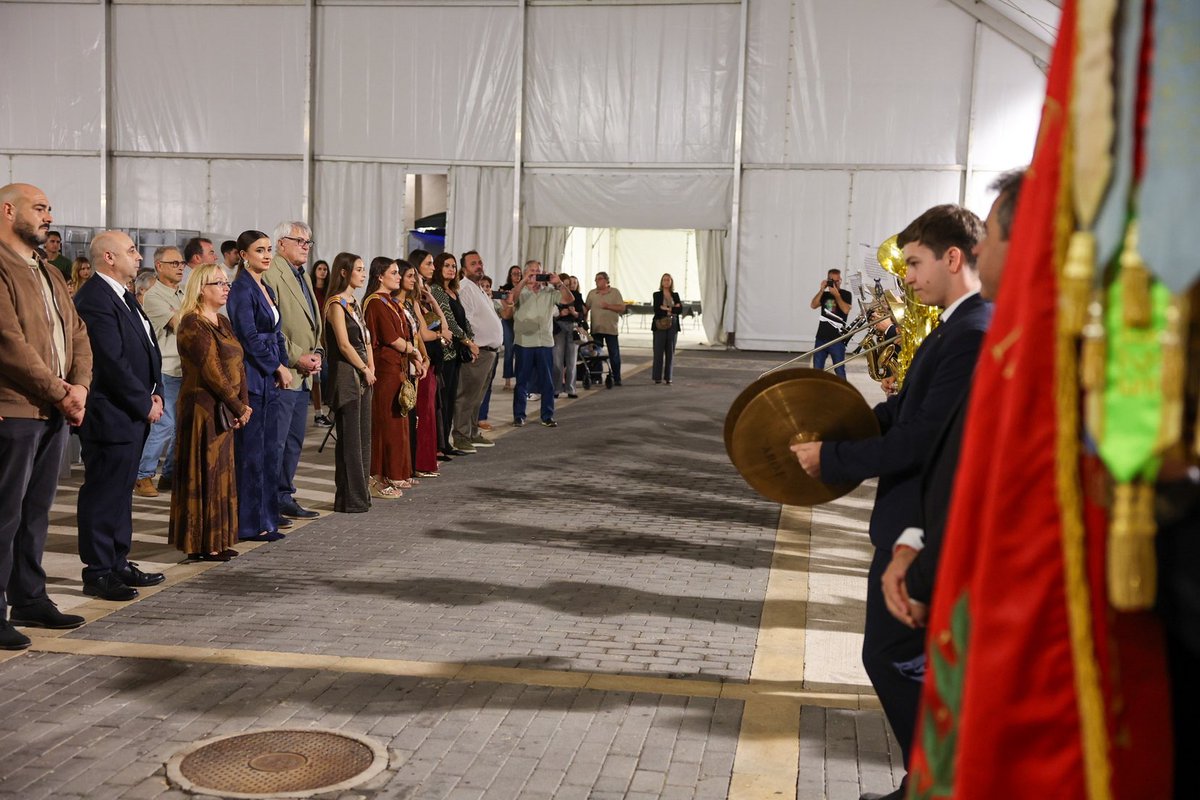 JCF_Valencia's tweet photo. 🎶 Vinalesa va acollir anit el XXXII Festival de Bandes de la localitat.

🎷🎻 L’esdeveniment cultural va comptar amb la participació de la Banda de la Societat Renaixement Musical de Vinalesa com a banda amfitriona i de l’Agrupació Musical l’Alcalatén de l’Alcora com a banda convidada.

💫 A més, es va comptar amb la presència de la FMV, que va tornar a escoltar el seu pasdoble «Carmen Prades» junt amb el seu compositor, Carlos Vallés Donate.

📸 @Fotofilmax