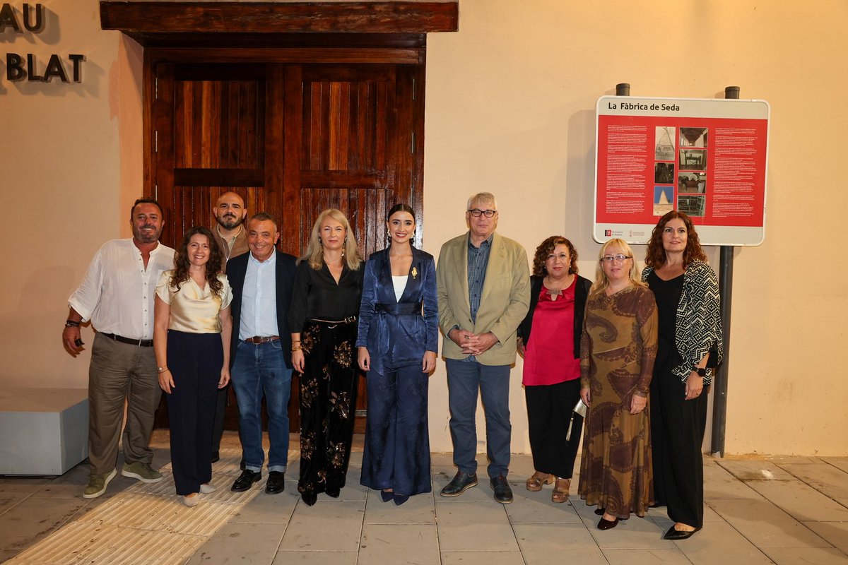 JCF_Valencia's tweet photo. 🎶 Vinalesa va acollir anit el XXXII Festival de Bandes de la localitat.

🎷🎻 L’esdeveniment cultural va comptar amb la participació de la Banda de la Societat Renaixement Musical de Vinalesa com a banda amfitriona i de l’Agrupació Musical l’Alcalatén de l’Alcora com a banda convidada.

💫 A més, es va comptar amb la presència de la FMV, que va tornar a escoltar el seu pasdoble «Carmen Prades» junt amb el seu compositor, Carlos Vallés Donate.

📸 @Fotofilmax