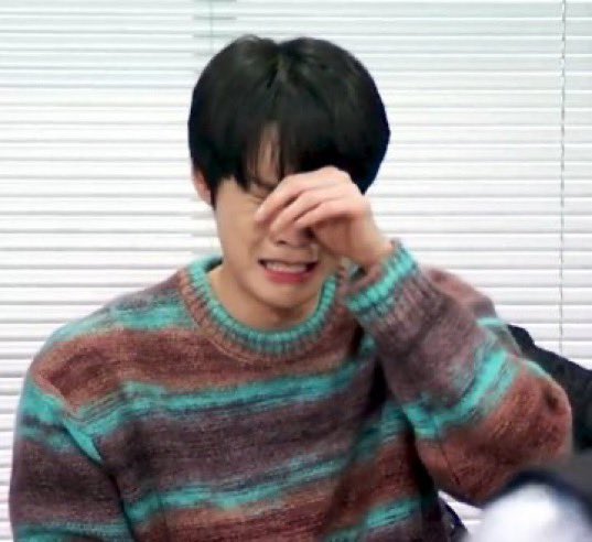 _77x26's tweet photo. 오빠병 걸린 김됴영 놀리는 정쟤현으로 재도ㅋㅋㅋ

오빠~ 됴영이 오빠~ 좋아요? 오빠라고 하니까 좋아요? 보조개 방싯방싯 잘난 얼굴 코앞까지 들이밀면서 능글능글 놀려대서 김됴영 미치기 일보직전임ㅋㅋㅋ https://t.co/6hhLTg6obz