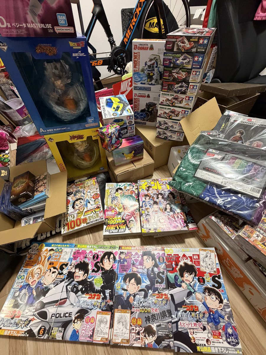 msa220427's tweet photo. 色々と購入してたら、置き場所がなくてガチ困り中💦
断捨離したいけど、特にミニカーとかまとめて数百台を高値で買い取ってくれるところ知ってたら教えてください🙇
#趣味部屋 
#趣味 
#おもちや 
#平成世代 
#名探偵コナン 
#ドラゴンボール
#幽遊白書
#弱虫ペダル
#ミニ四駆
#ビーダマン https://t.co/zF74ZfhgFJ