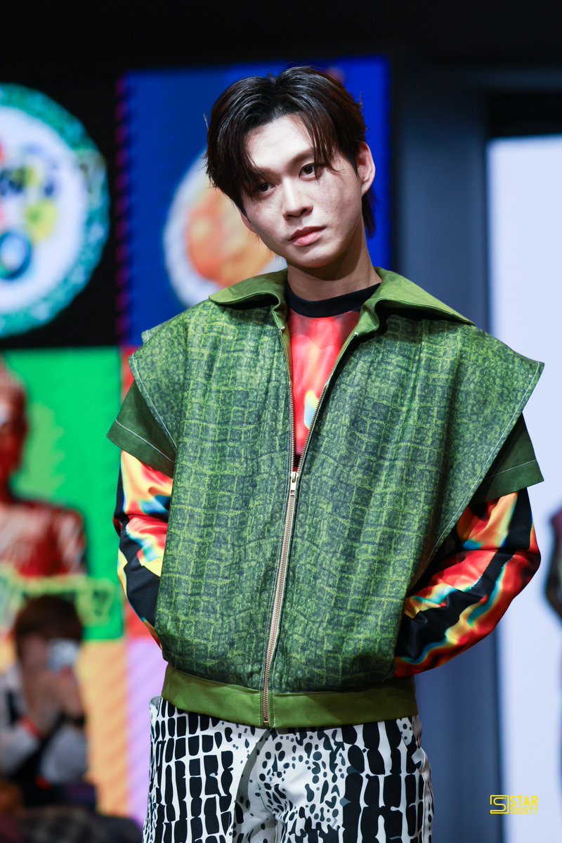 STARSOCIETY_TH's tweet photo. “บีเวอร์ พรรษพล” #bbverpj ร่วมเดินแฟชั่นโชว์ จาก “Thammasat University” ในงาน Bangkok International Fashion Week 2026 - Visionary Stage at Siam Center

BEVERTONLIEW AT SIAM CENTER BIFW26
#SiamCenterBIFW2026xBEVERTONLIEW
#SiamCenterBIFW2026
#BIFW2026 https://t.co/gqH41qL7LK