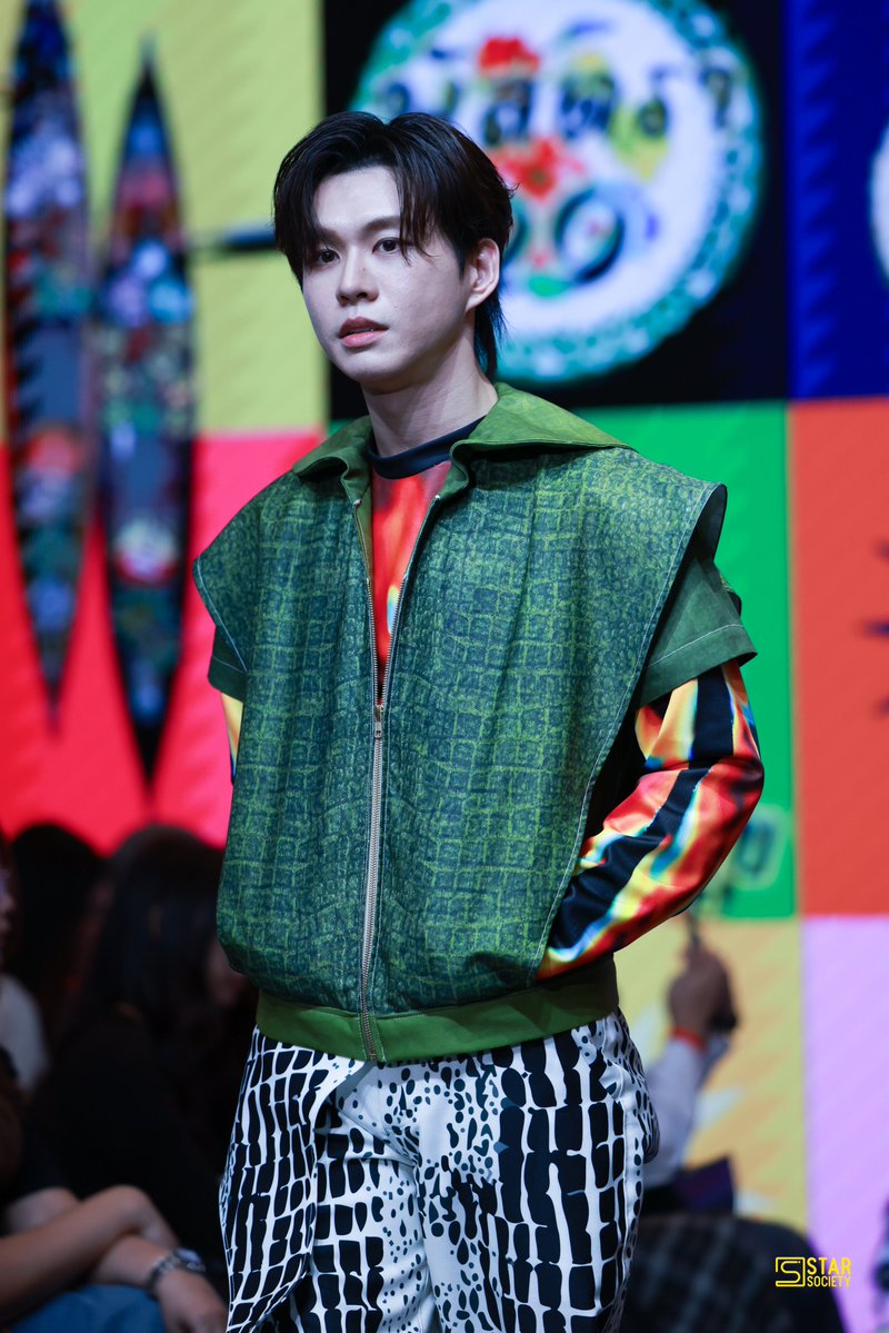 STARSOCIETY_TH's tweet photo. “บีเวอร์ พรรษพล” #bbverpj ร่วมเดินแฟชั่นโชว์ จาก “Thammasat University” ในงาน Bangkok International Fashion Week 2026 - Visionary Stage at Siam Center

BEVERTONLIEW AT SIAM CENTER BIFW26
#SiamCenterBIFW2026xBEVERTONLIEW
#SiamCenterBIFW2026
#BIFW2026 https://t.co/gqH41qL7LK
