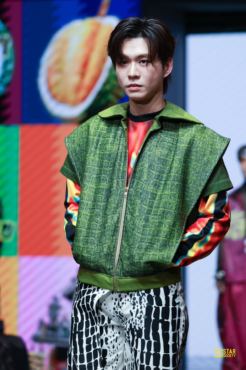 STARSOCIETY_TH's tweet photo. “บีเวอร์ พรรษพล” #bbverpj ร่วมเดินแฟชั่นโชว์ จาก “Thammasat University” ในงาน Bangkok International Fashion Week 2026 - Visionary Stage at Siam Center

BEVERTONLIEW AT SIAM CENTER BIFW26
#SiamCenterBIFW2026xBEVERTONLIEW
#SiamCenterBIFW2026
#BIFW2026 https://t.co/gqH41qL7LK