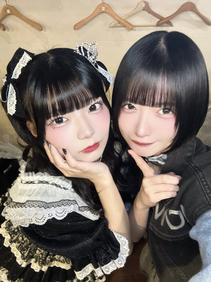MIU_KMITC's tweet photo. うみせな卒業ありがとうございました🎓💐

1年半、一緒に活動できて本当に良かった。楽しいだけじゃなくて辛いことも沢山あったけど、一緒に乗り越えてくれたから今日の景色が観れたと思う。

5人のKAMAITACIを見届けてくれてありがとう！みんなの声沢山届いてた>_< https://t.co/ibVwPT6j2G