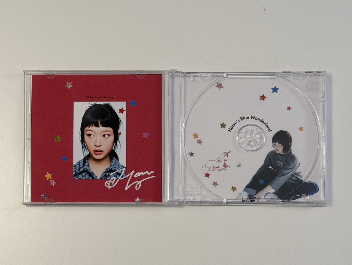 _bunnymate_'s tweet photo. 하니 생일 기념으로 시디 케이스 디자인 해봤어요! https://t.co/I5PAZX94yt