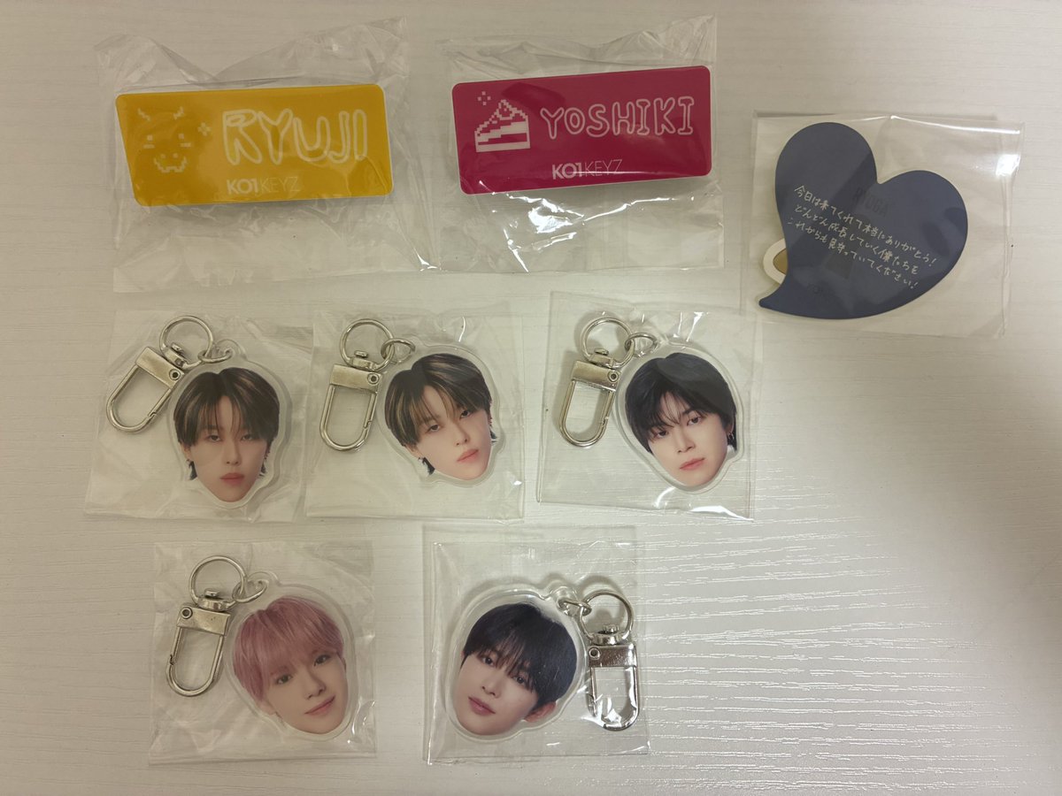 _1uv_x's tweet photo. KO1KEYZ 新世界 ファイナル ファンミ グッズ トレカ カプセルトイ

【譲】濱田 照井 シンヘン 矢田 安部 小野 小清 熊部 岡田 土田 小林 後藤 シヨン 杉山 倉橋 ヒョンスン リッキー アダム 青沼 飯塚 濱田 ジェヨン
【求】加藤（🩷＞その他検討）

n:1⭕️郵送📮
リプよろしくお願いします
#KO1KEYZ交換 https://t.co/WavGNWnjnT
