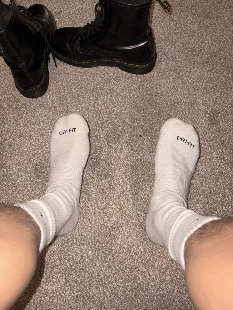 nikesock_lover's tweet photo. sniff them 

#mlm #gay #feet #gayfeet #gayfeetworship #footfetish #feetfetish #footworship #feetworship #socks #nikesocks #nikesockworship #gaysocks https://t.co/9glvzyPdCU