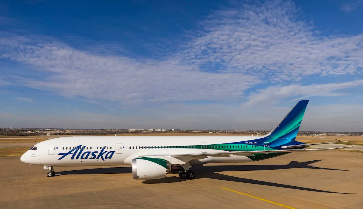 planetairlines's tweet photo. Alaska Airlines is playing the long game. ✈️

From 5 long-haul destinations out of Seattle today to 15 by 2030—with a heavy lean into Asia next. Paris &amp; Athens launch next year.

Big moves for SEA-TAC. 🌍 https://t.co/ylGbeAbAMZ