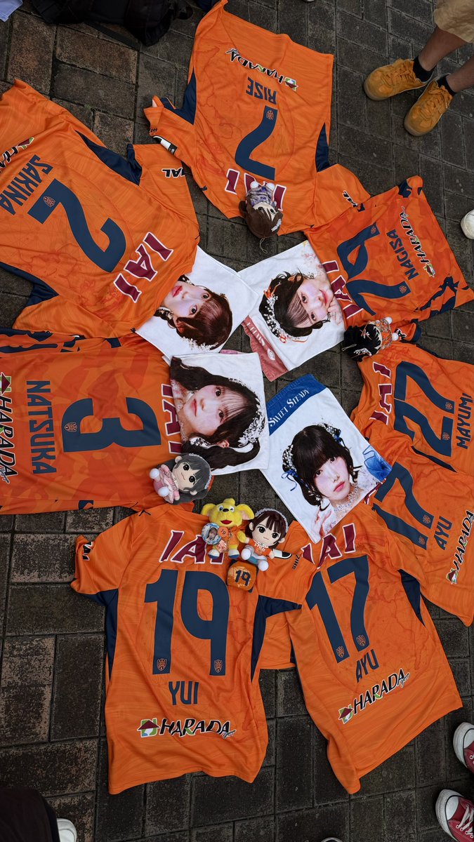 BYEON_SYACHO's tweet photo. 静岡に来てくれてありがとう！😭

ついに7人揃いました…🥹🫶

💜@rise_ss0731 
🧡@nagisa_ss1029 
❤️@mayumi_ss1227 
💙@ayu_ss0107 
🩵@yui_ss0109 
🩷@natsuka_ss0719 
💛@sakina_ss0229 

#すいすて #spulse
#エスパルスカワラボ部 https://t.co/vCjhm0fNYA
