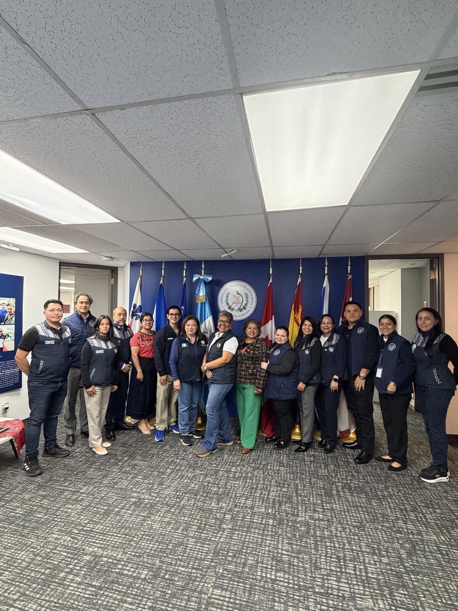 consgtmontreal's tweet photo. En colaboración con MINEDUC se realizaron jornadas de certificaciones de Competencias en la sede de la Misión Consular; las ciudades de Québec y Coaticook, asi como en las empresas Olymel y Magnus Poirier. 
Acercamos los servicios a nuestros connacionales. https://t.co/GRh6619Abb