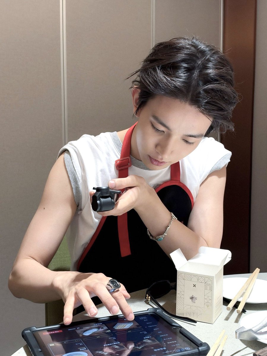 dhnawcakt's tweet photo. boyfriend material มาก เตรียมไปอยู่ในสตอรี่ได้เลยค่ะสุดหล่อ https://t.co/XqJaCdcKUb
