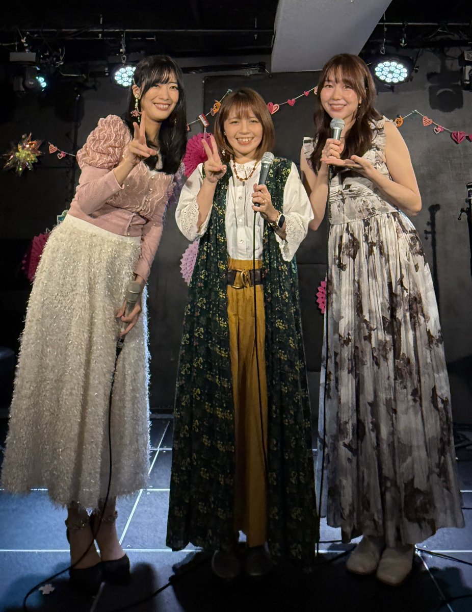 tokyo_ongeki's tweet photo. 10/4(日)昼公演は誕生花 #ホワイトレースフラワー の花言葉から #3つの想いが咲き誇る音色 ✨お久しぶりの #飯田舞 さん、#立石純子 さん、#前田有加里 さんによる貴重なスリーマンライブを華やかに彩っていただきました❣️
ぜひ配信でもお楽しみください✨https://t.co/3Aor6o15NN https://t.co/tt5lXZNvvZ