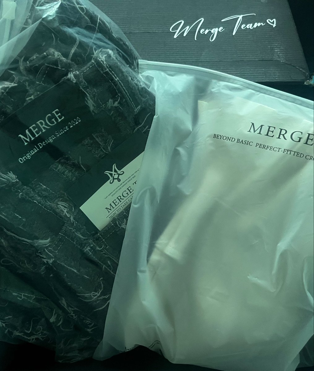 wxnxt2000's tweet photo. ส่งต่อมือ 1  ป้ายแท็กยอยู่ครบพร้อมถุง
Size S สีดำ
ราคา 550฿ รวมส่ง
#ส่งต่อmerge #ส่งต่อ #ส่งต่อเสื้อผ้า  #merge https://t.co/uQUjtnUy87
